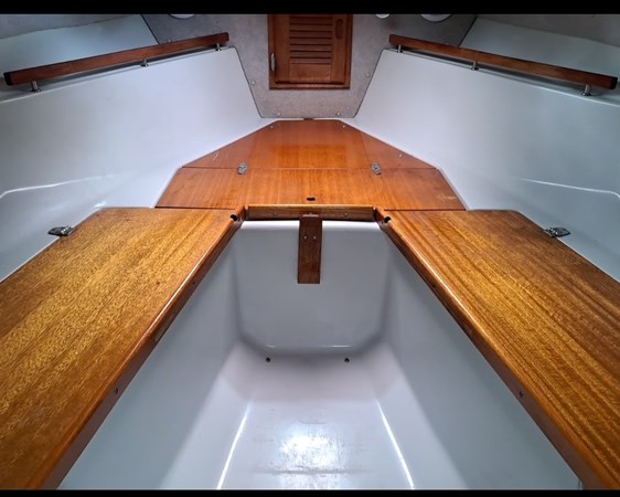 Photo of BOSTON WHALER - 31'