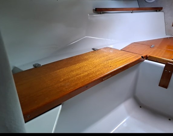 Photo of BOSTON WHALER - 31'