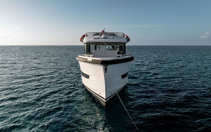 dutchcraft-56-exterior-blue-oceans-yachting-brokerage-sale-kinga-miller-boy6