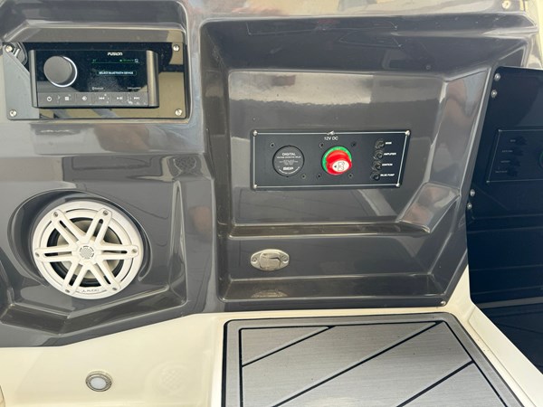 Photo of MONTEREY - 27'