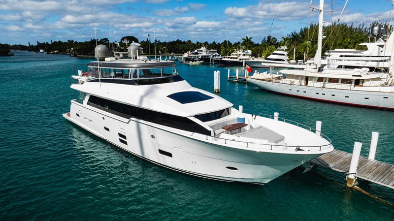 2019 HATTERAS M90 PANACERA