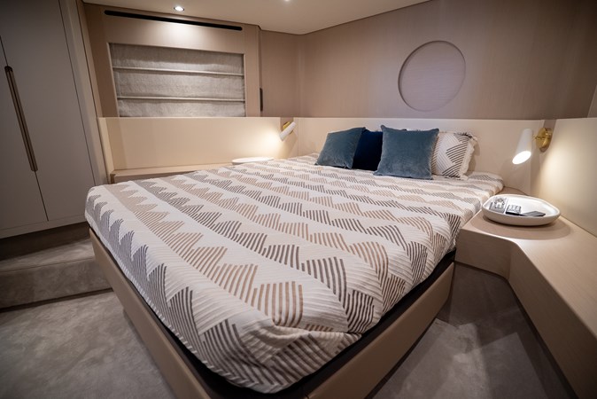 2023 Azimut 68 Fly-91