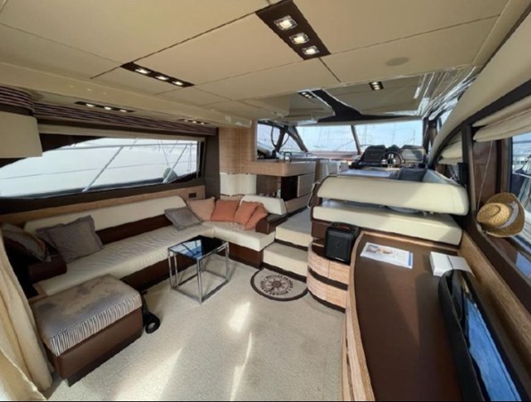 AZIMUT 53 FLYBRIDGE 2011 53' 10" AZIMUT YACHTS