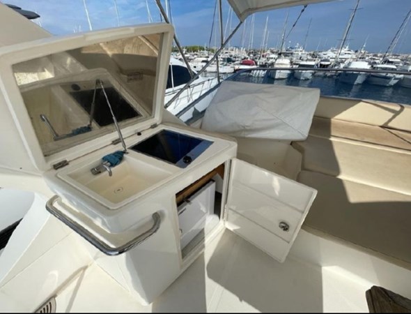 AZIMUT 53 FLYBRIDGE 2011 53' 10" AZIMUT YACHTS