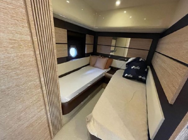 AZIMUT 53 FLYBRIDGE 2011 53' 10" AZIMUT YACHTS