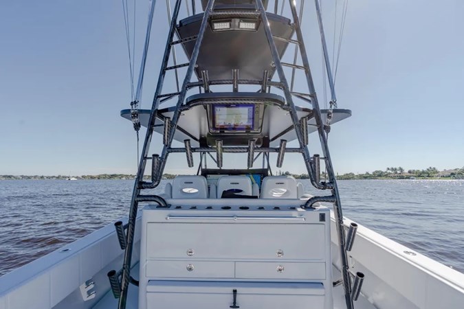 Photo of CONTENDER - 44'