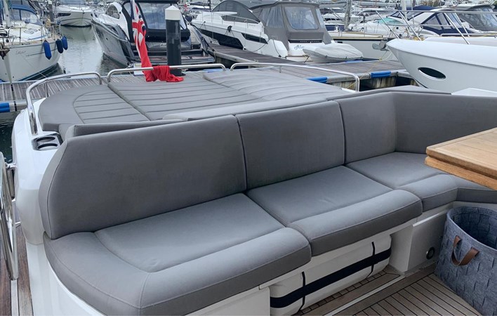 PREDATOR 57 2016 59' 1" SUNSEEKER