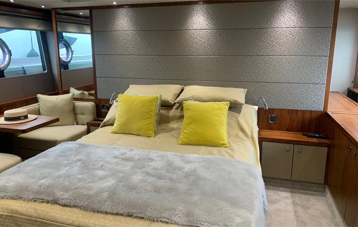 PREDATOR 57 2016 59' 1" SUNSEEKER