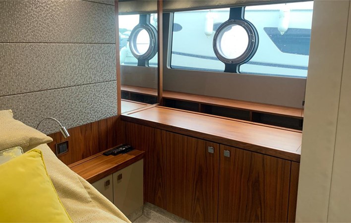 PREDATOR 57 2016 59' 1" SUNSEEKER