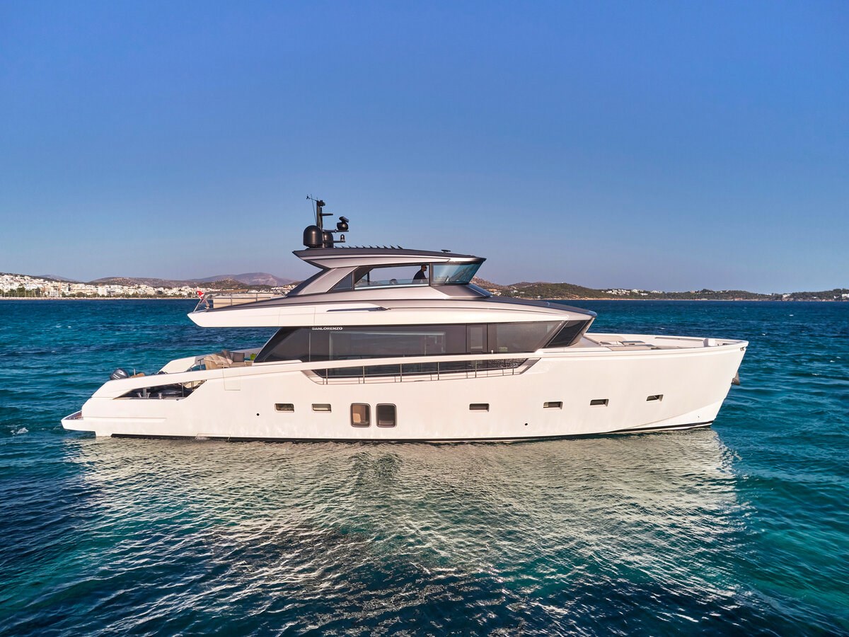 America — SANLORENZO YACHTS
