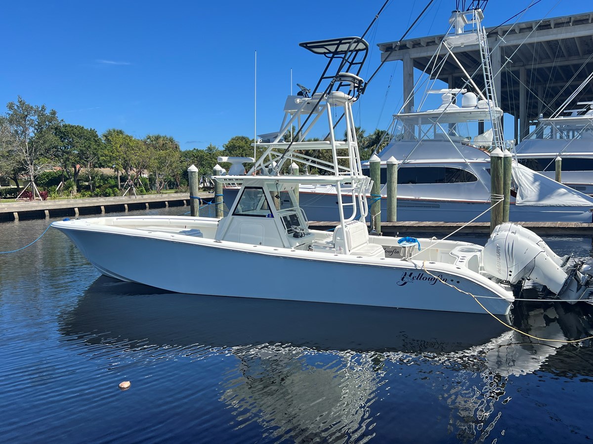 2017 YELLOWFIN 39' 8