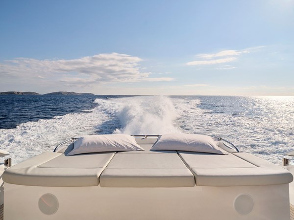 80 2008 80' 5" PERSHING