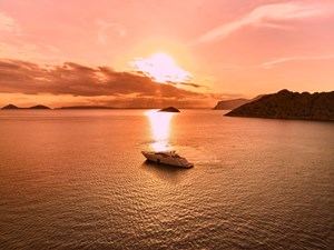 80 2008 80' 5" PERSHING