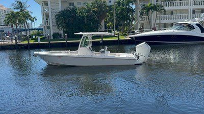 2024 EVERGLADES 253 Center Console - photo 3
