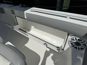 2024 EVERGLADES 253 Center Console - photo 17