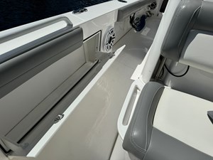 2024 EVERGLADES 253 Center Console - photo 18