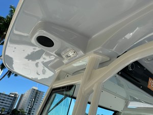 2024 EVERGLADES 253 Center Console - photo 19