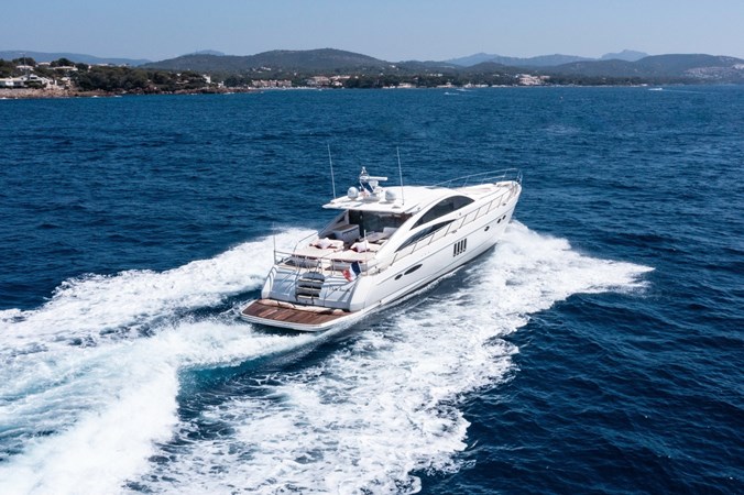 Photo of PRINCESS YACHTS Princess V70 71' 3