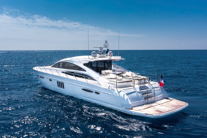 Photo of PRINCESS YACHTS Princess V70 71' 3