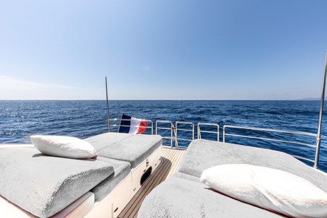 Photo of PRINCESS YACHTS Princess V70 71' 3