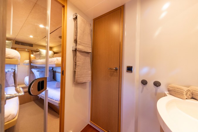 Photo of PRINCESS YACHTS Princess V70 71' 3