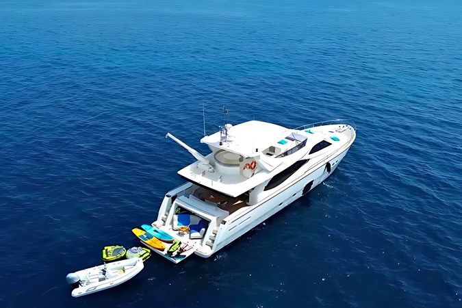 780 HT 2006 78' 11" FERRETTI YACHTS