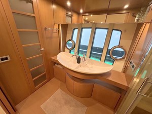 780 HT 2006 78' 11" FERRETTI YACHTS