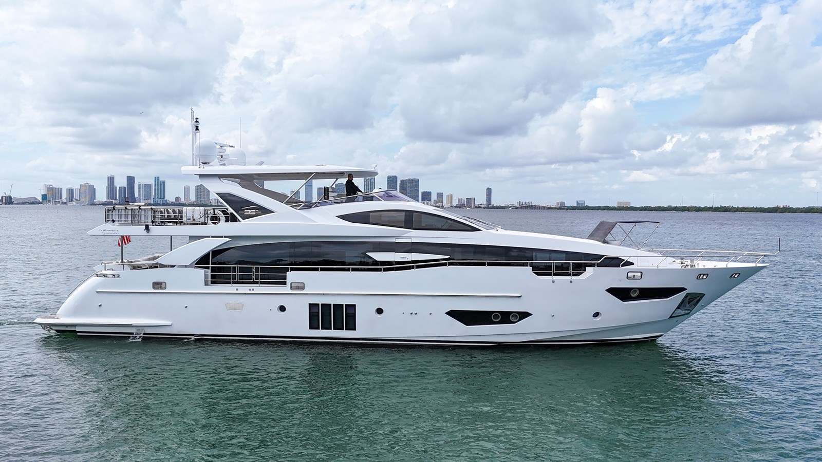 2017 Azimut Yachts 
