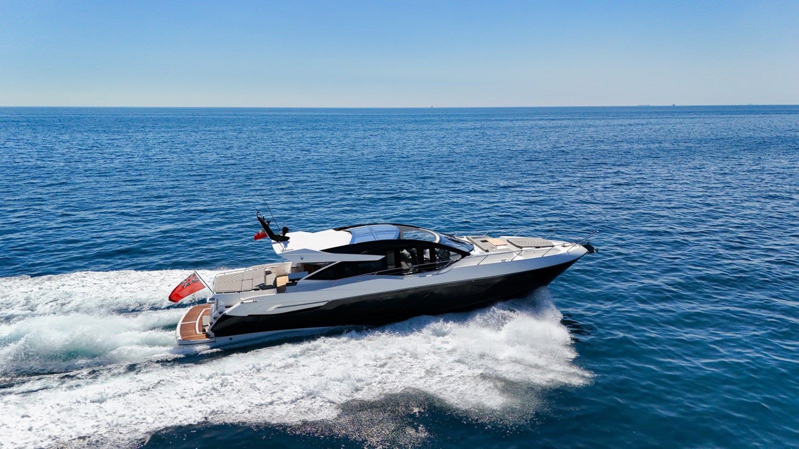 Predator 74 XPS Special Edition SUNSEEKER — SUNSEEKER