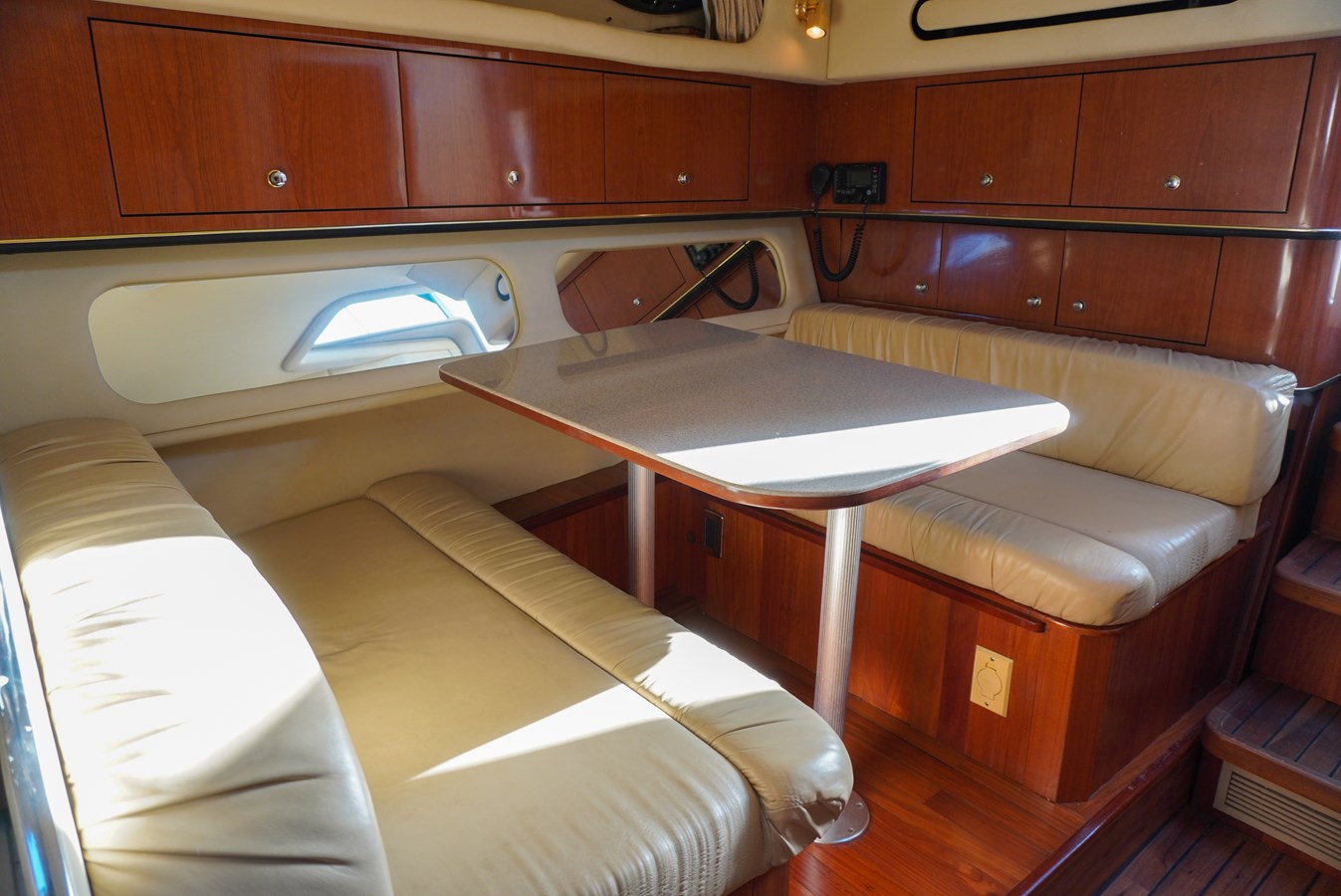 Sea Ray 340 Amberjack — 2001 Sea Ray 340 Amberjack — General arrangement 18