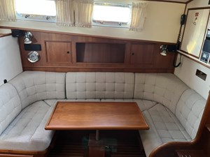 1999 GRAND BANKS MARINE Eastbay 38 - photo 8