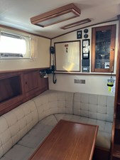 1999 GRAND BANKS MARINE Eastbay 38 - photo 9
