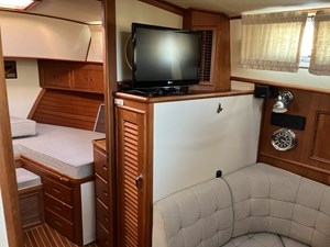 1999 GRAND BANKS MARINE Eastbay 38 - photo 11