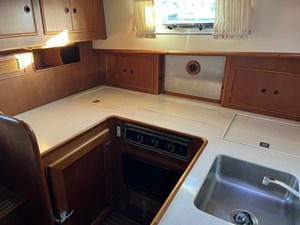 1999 GRAND BANKS MARINE Eastbay 38 - photo 13