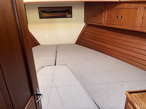 1999 GRAND BANKS MARINE Eastbay 38 - photo 24