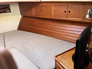 1999 GRAND BANKS MARINE Eastbay 38 - photo 29