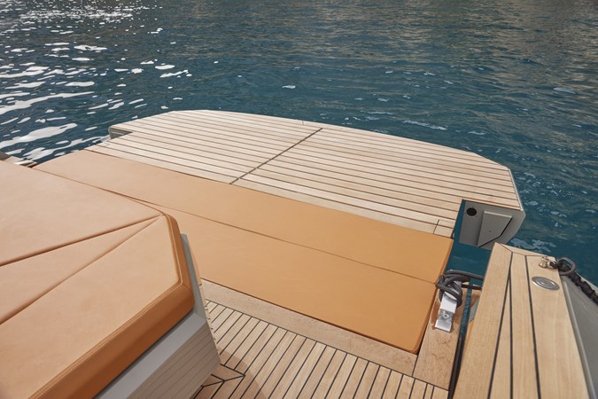 R4+ 2024 42' 8" EVO YACHTS