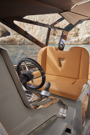 R4+ 2024 42' 8" EVO YACHTS