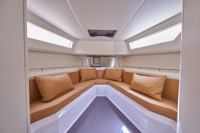 R4+ 2024 42' 8" EVO YACHTS