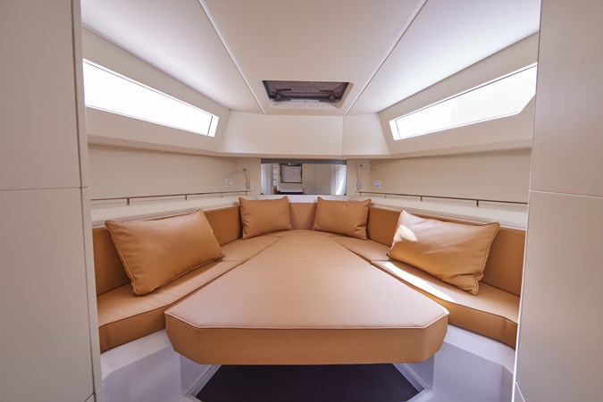 R4+ 2024 42' 8" EVO YACHTS