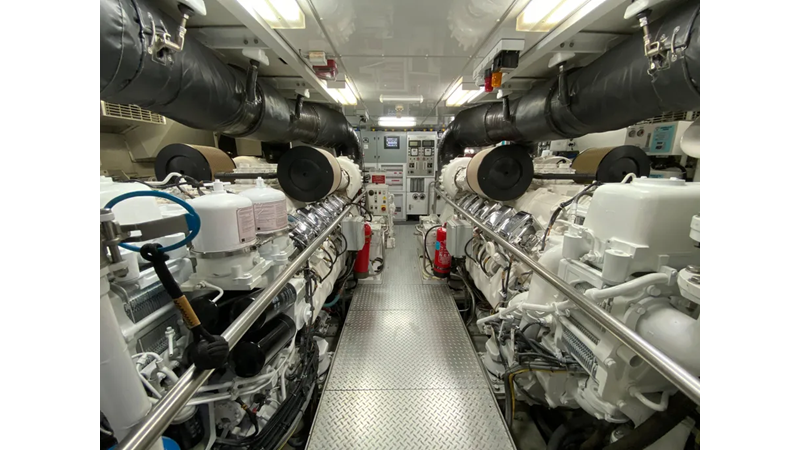 PALMER & JOHNSON ESCAPE Yacht for Sale