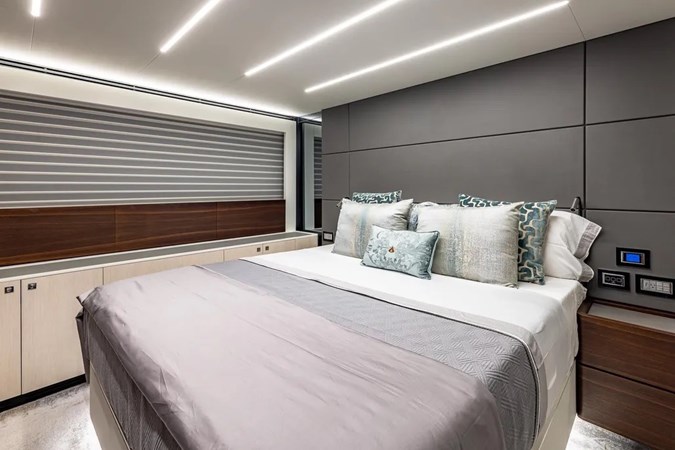 Photo of ASTONDOA - 66'