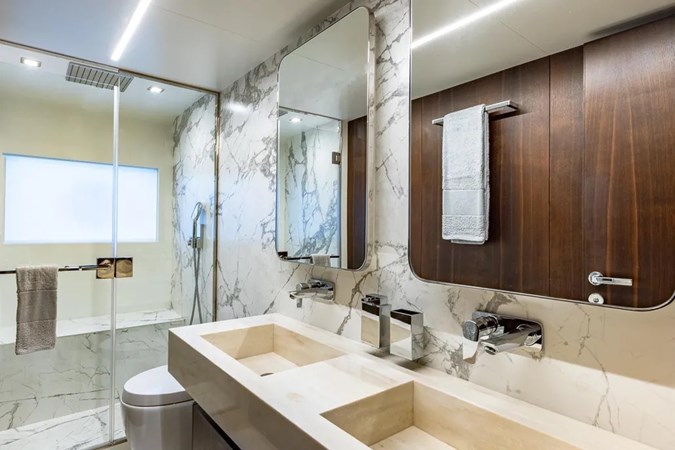 Photo of ASTONDOA - 66'