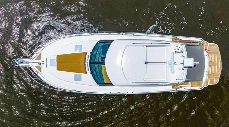 Photo of RIVIERA AUSTRALIA Lady B 50'