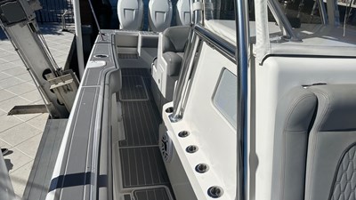 2021 BLACK WATER BOATS 36 SF - photo 9