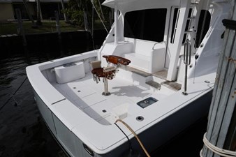 2005 VIKING 52 Convertible - photo 6