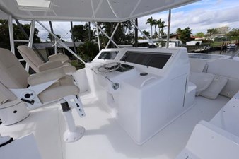 2005 VIKING 52 Convertible - photo 9