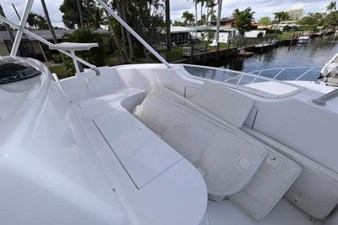 2005 VIKING 52 Convertible - photo 10