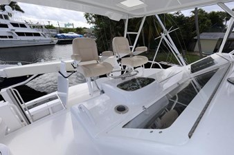 2005 VIKING 52 Convertible - photo 12