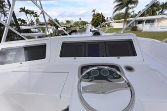 2005 VIKING 52 Convertible - photo 13